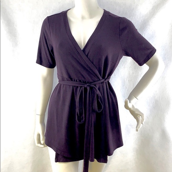 Old Navy Tops - Old Navy maternity wrap top